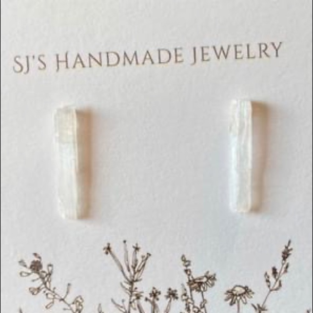NWT Selenite Blade Crystal Stud Earrings - Picture 4 of 9